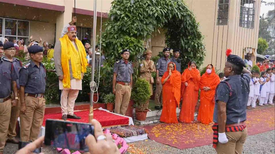 सिलगढ़ीका भक्तहरूलाई श्री सतपालजी महाराजले दर्शन दिएर हरिद्वार फर्के
