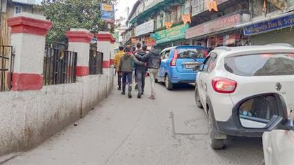 पर्यटक बढ्दै, दार्जिलिङमा ट्राफिक जाम